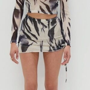 Style Addict White & Black Printed Mesh Ruched Adjustable Side Tie Mini Skirt M‎